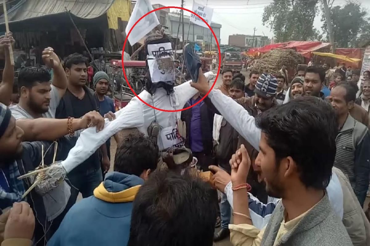 jammu kashmir terror attack, Student vijay in Baghpat gave Modi government 48 hours ultimatum