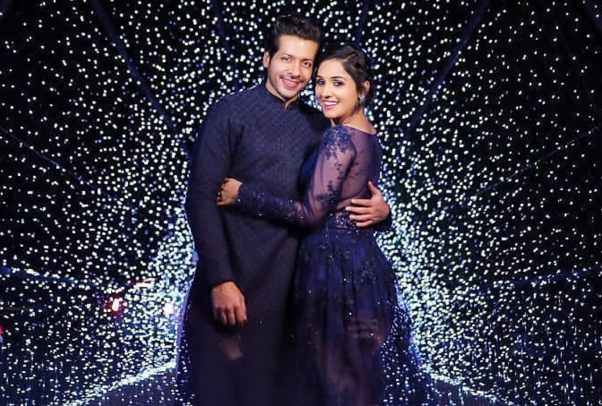 inside pictures of neeti mohan and nihar pandya mehendi ceremony