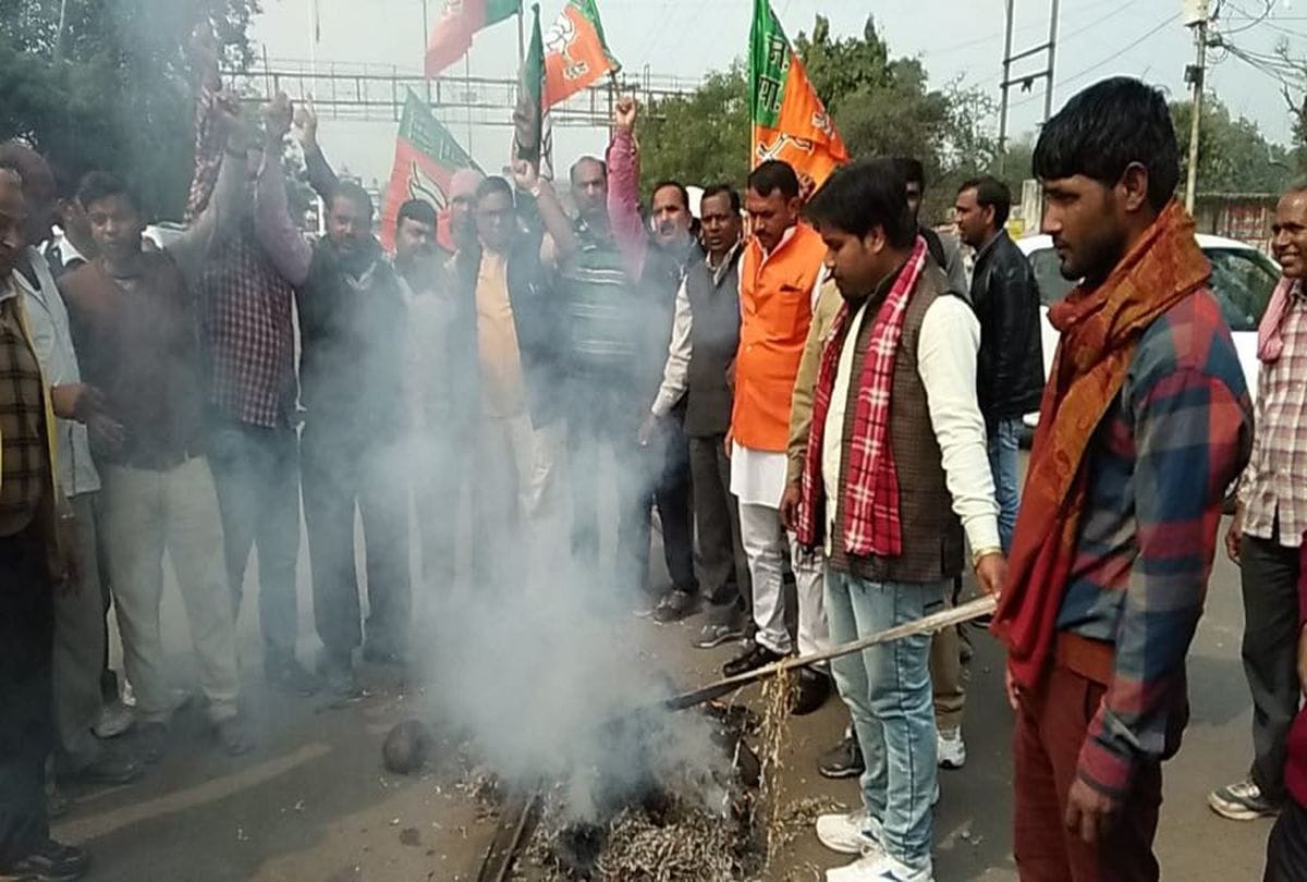 people pay tribute to martyrs in pulwama terror attack