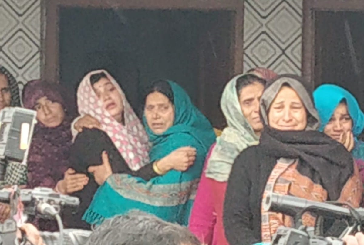Pulwama Terror Attack Martyr CRPF Jawan Tilak Raj Wife In Shock