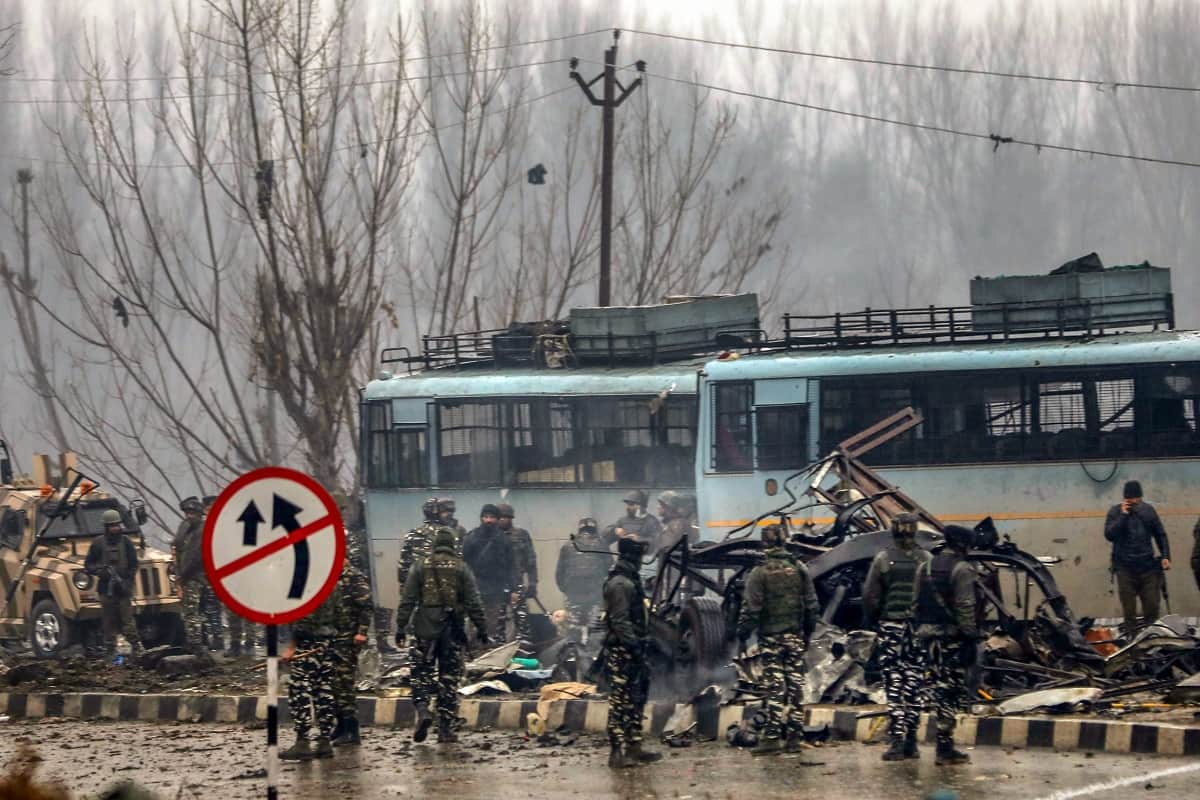 pulwama jammu kashmir attack: militant used car suicide bomber in the blast