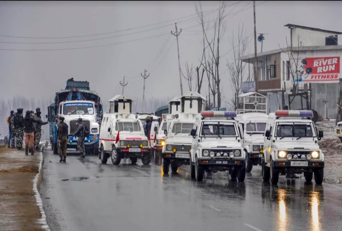 pulwama jammu kashmir attack: militant used car suicide bomber in the blast