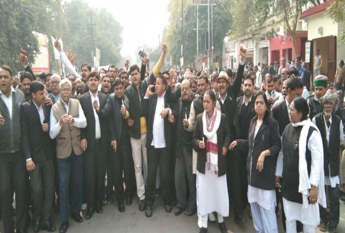school children pay tribute to martyrs in mathura