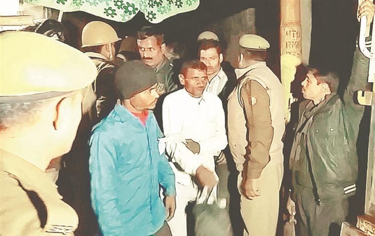Big action: Police seize 35 bookies by siege