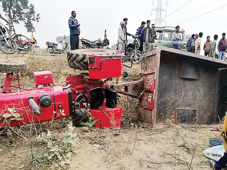 Tractor-trolley flattened with laborers, nine injured