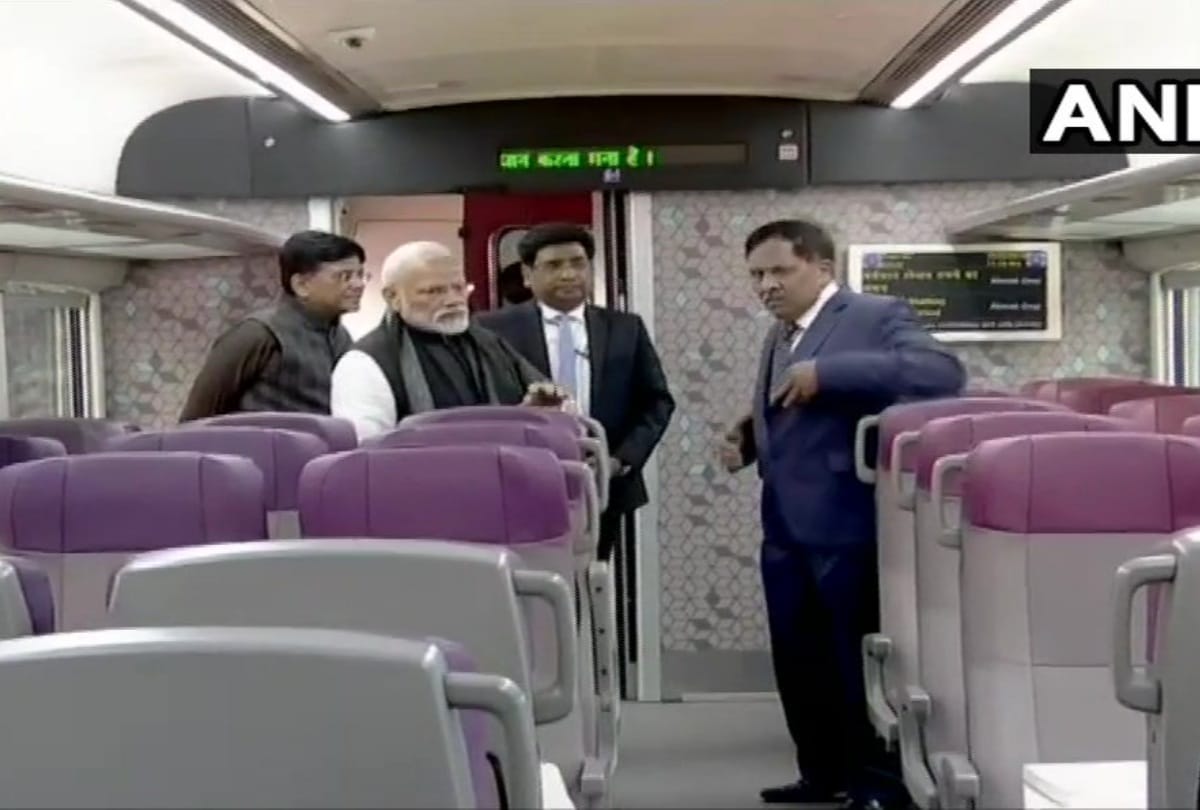vande bharat express flag off by pm modi himself on board see in photos all featues