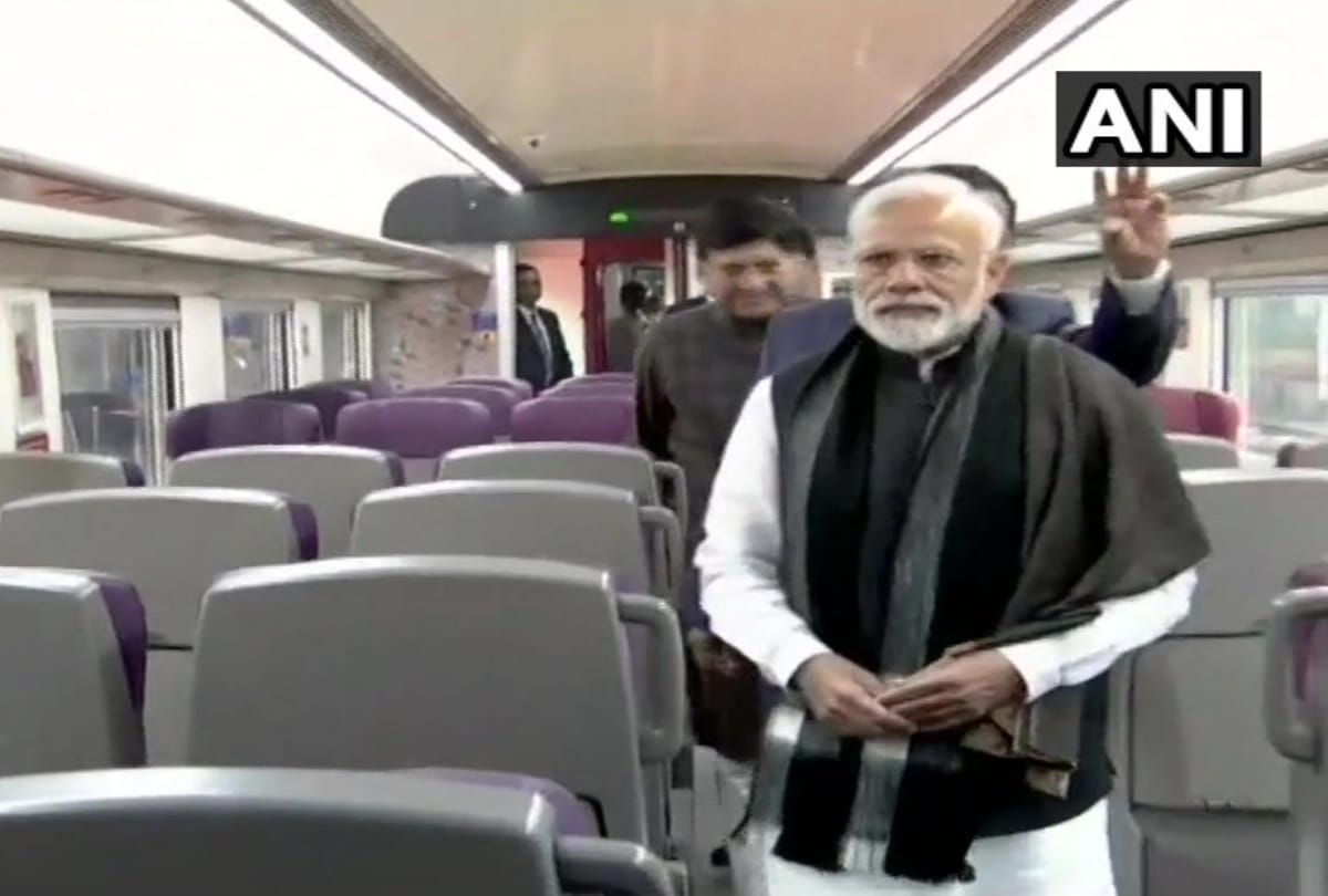 vande bharat express flag off by pm modi himself on board see in photos all featues