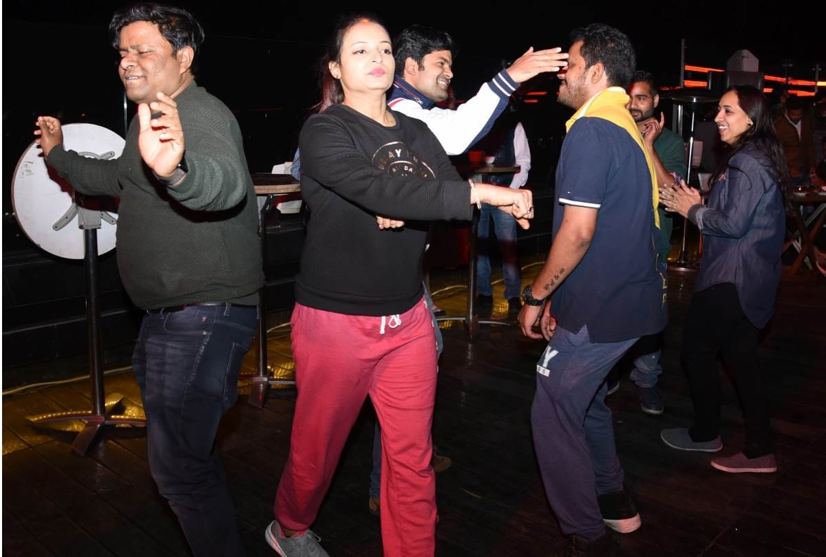 people celebrated valentine day in lucknow