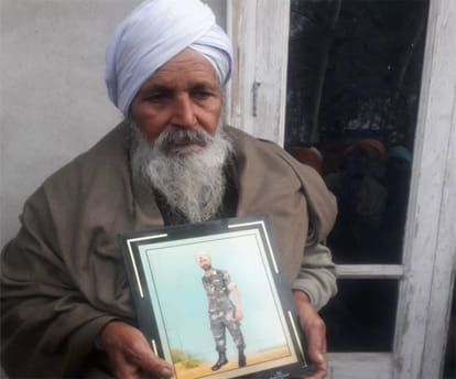 Pulwama attack martyred body reached in Tarn Taran