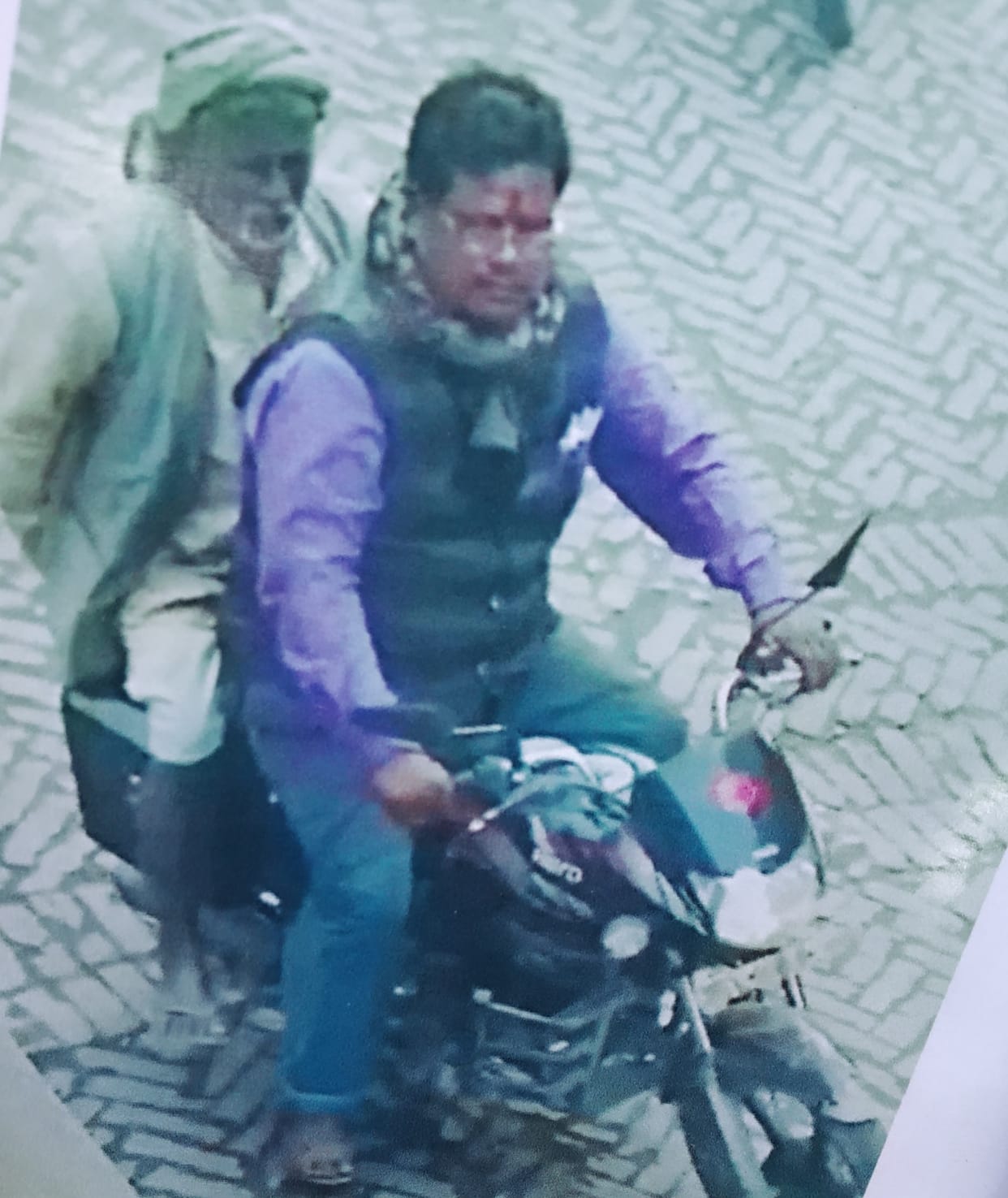 झांसा दे बुजुर्ग से सत्रह हजार रुपये ले फरार हो गया उचक्का