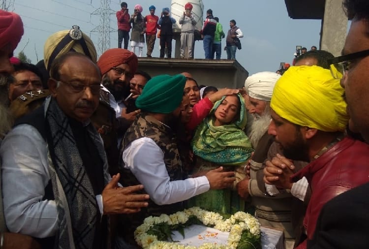 Pulwama martyr Sukhjinder Singh funeral with state honors in Tarn Taran