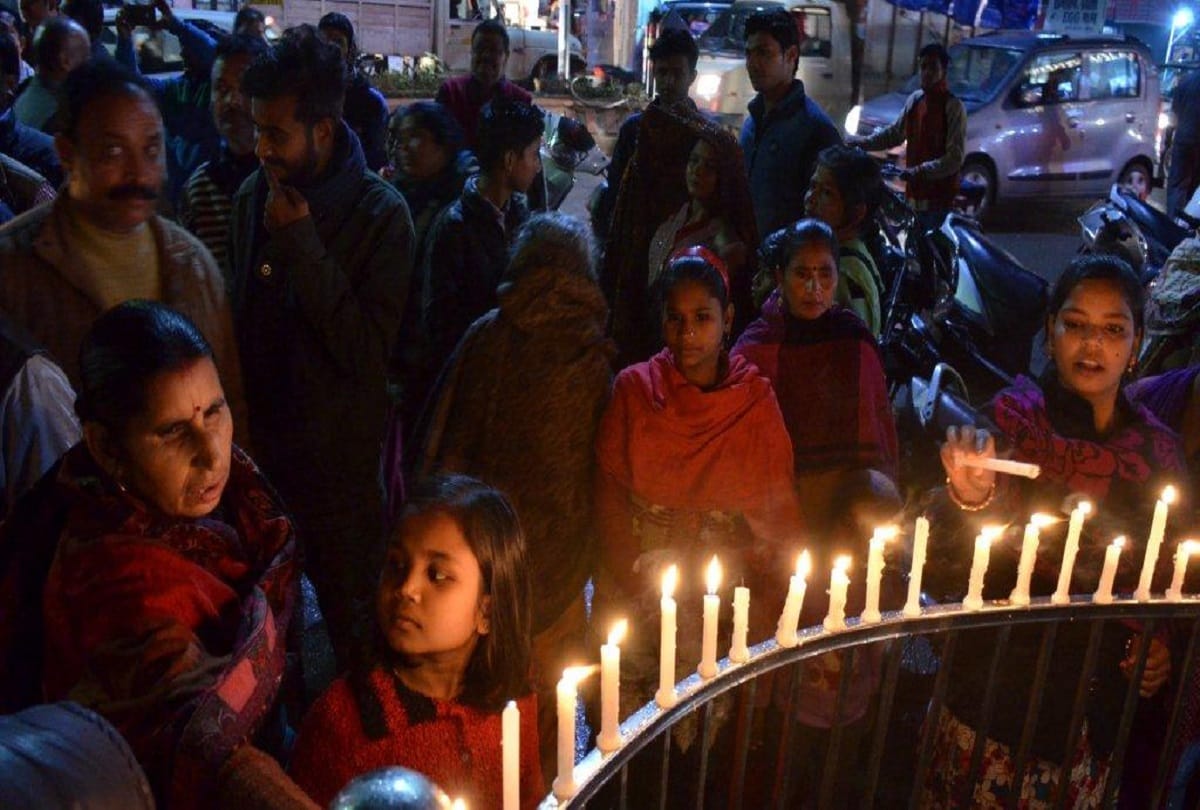 Bareilly residents tributes to the martyrs of Pulwama attack on the appeal of Amar Ujala
