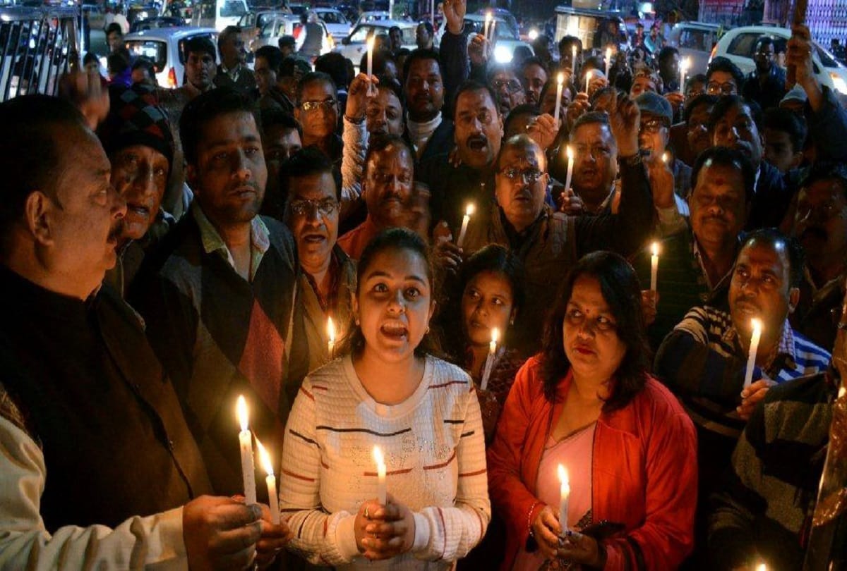 Bareilly residents tributes to the martyrs of Pulwama attack on the appeal of Amar Ujala