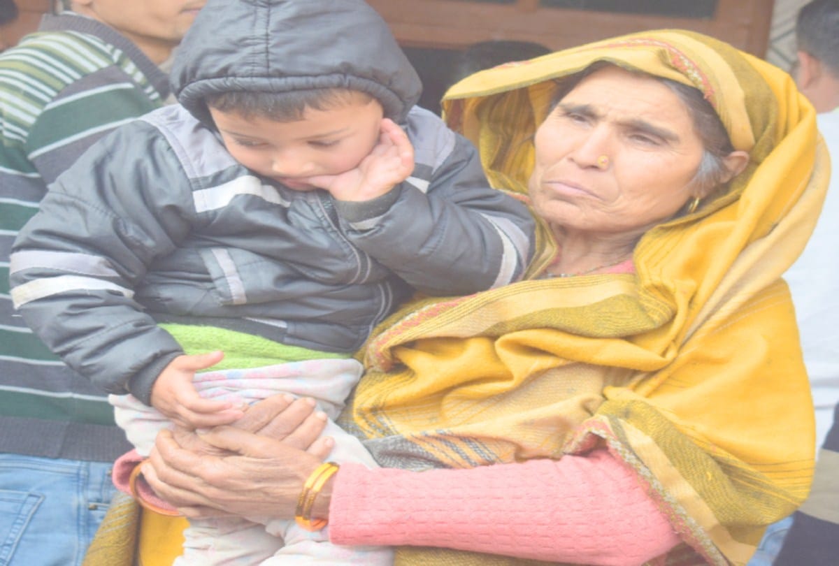 pulwama terror attack martyr tilaraj mother demands from minister in himachal