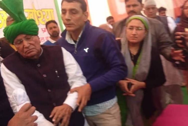 INLD Supremo Om Prakash Chautala complains of uneasiness at narnaul