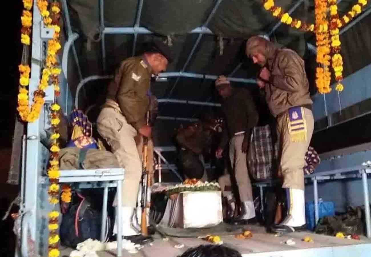 pulwama terror attack martyr's Funeral and appeal to narendra modi