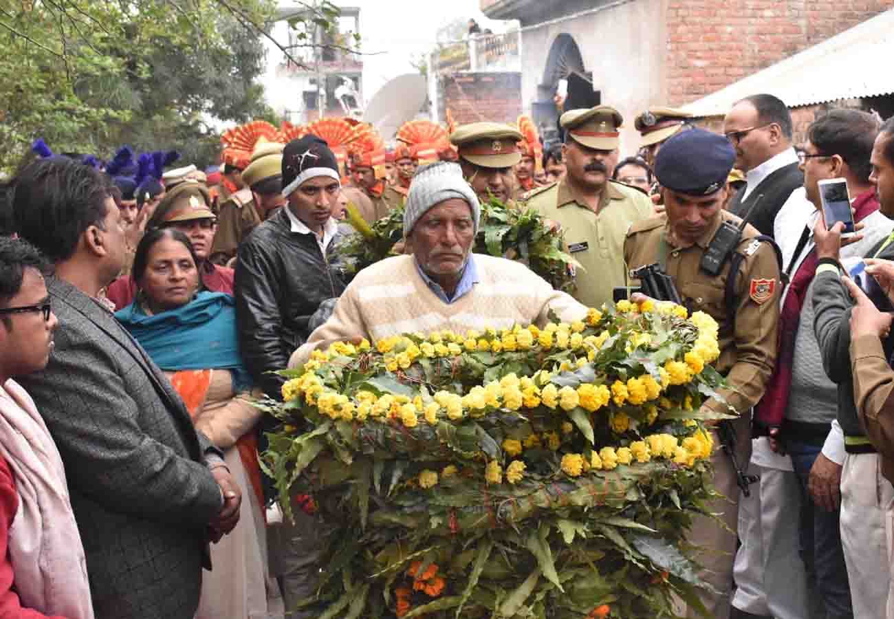 pulwama terror attack martyr's Funeral and appeal to pm narendra modi
