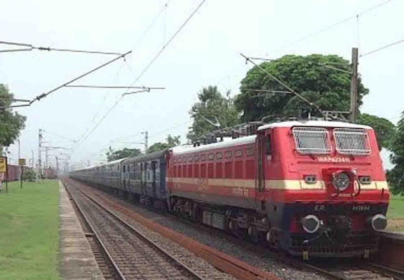 Nine trains including toofan Express Mahananda Express canceled