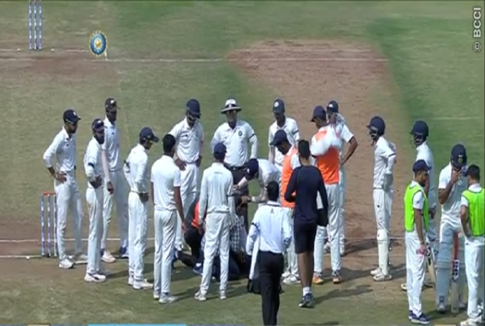 VIDEO: Umpire ck Nandan escaped during irani cup due to throw ball on the head 