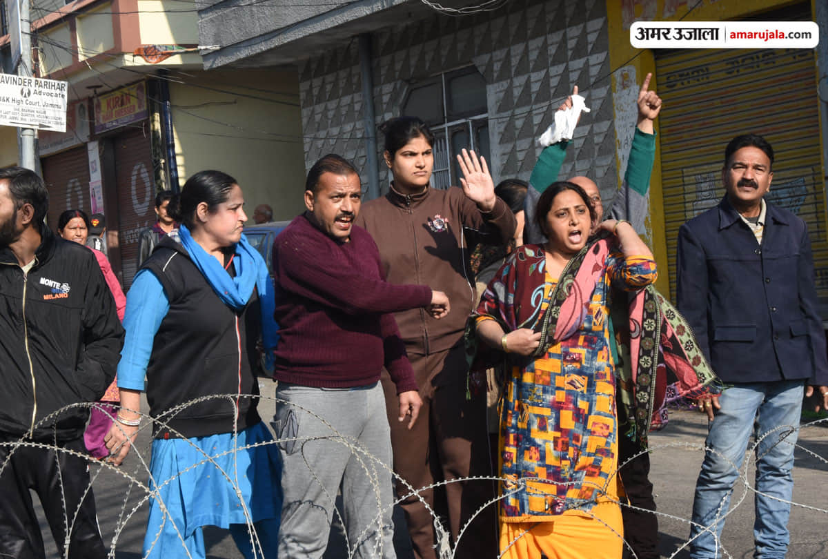 pulwama attack: protest against militants and pakistan in jammu