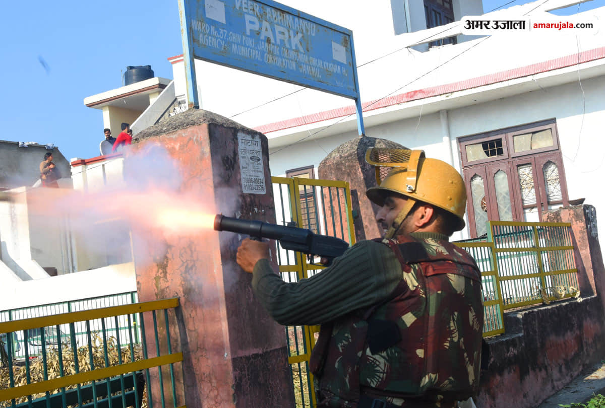 pulwama attack: protest against militants and pakistan in jammu
