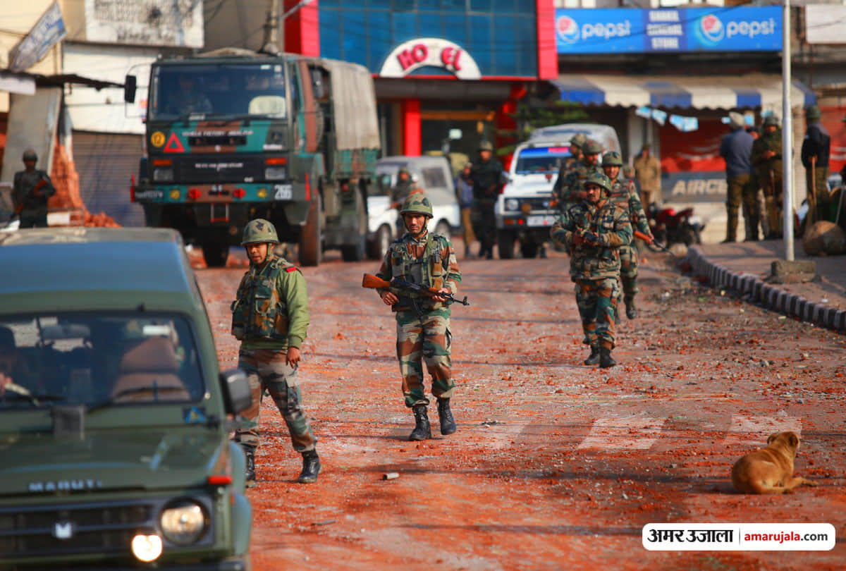 Pulwama Attack Protest: Ssp including 11 police men injured, violence during curfew in jammu