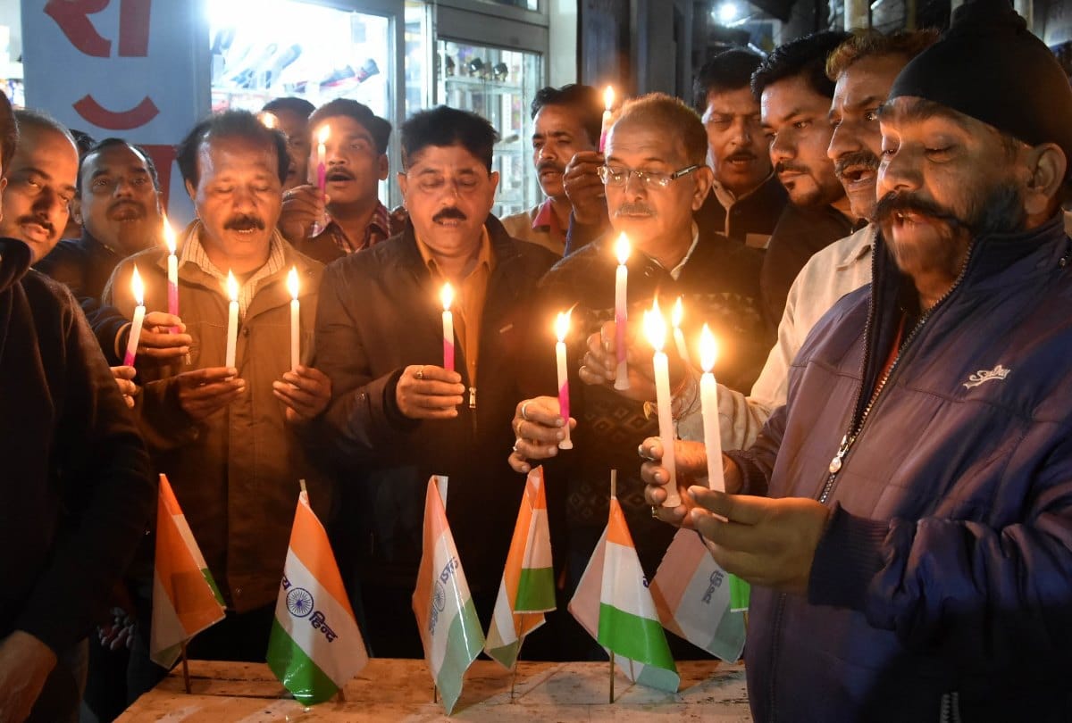 Pulwama attack: People coming forward to help the martyrs