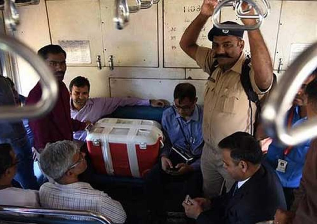 Liver reached Hospital by uses Mumbai local train