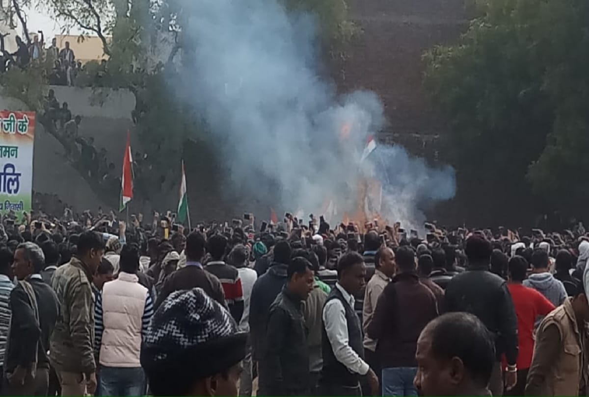 Pulwama Terror Attack martyr kaushal kishor Rawat funeral in Agra