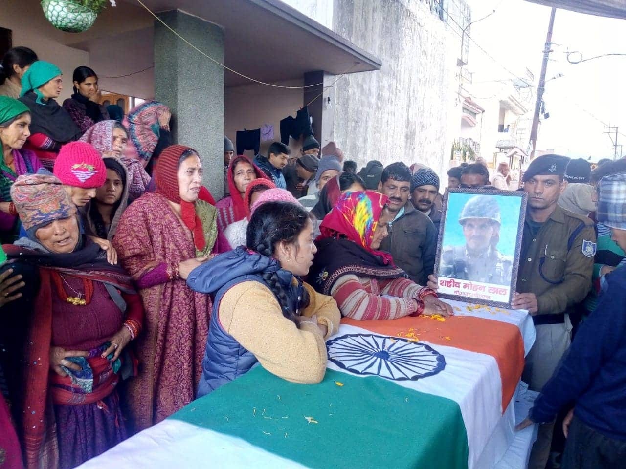 Pulwama attack martyr dead body reached dehradun tribute