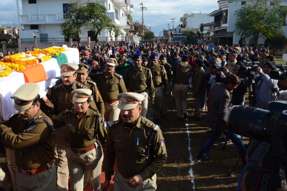 Pulwama Terror Attack heart melted photos of martyr mohan lal raturi antim darshan
