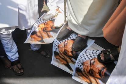 Pulwama terror attack: Country is in anger, see pictures 