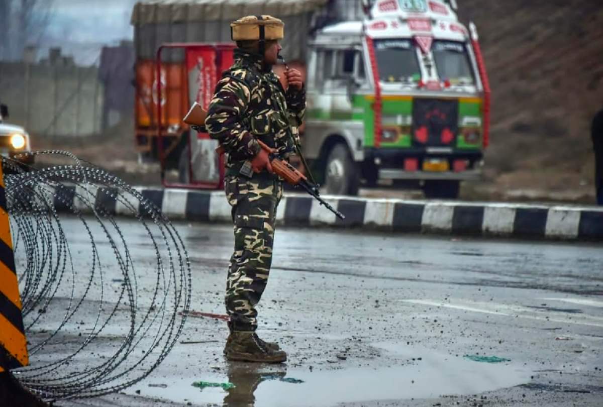 pulwama terror attack: brave soldier of himachal Ravindra killed one militant
