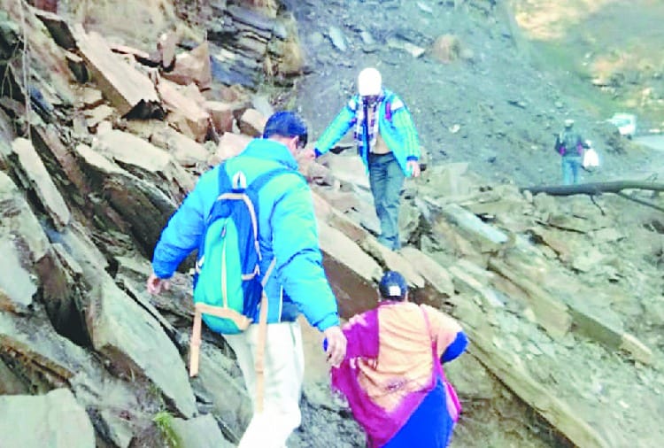 कई घंटों तक कुल्लू-लगवैली मार्ग रहा बंद