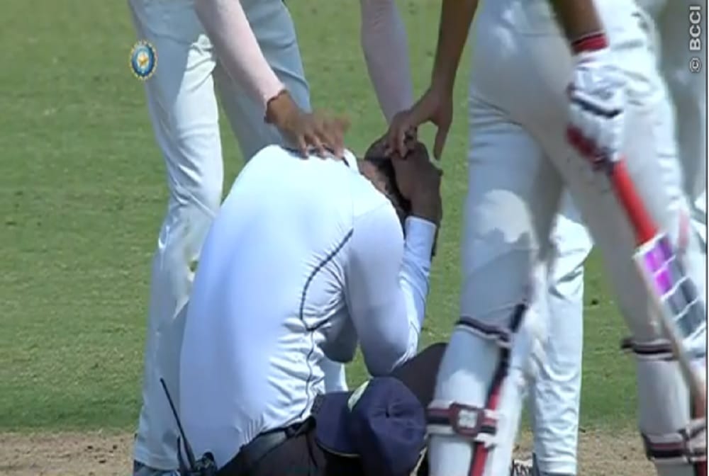 VIDEO: Umpire ck Nandan escaped during irani cup due to throw ball on the head 