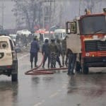 पुलवामा हमले के बाद मौके पर तैनात सुरक्षाकर्मी