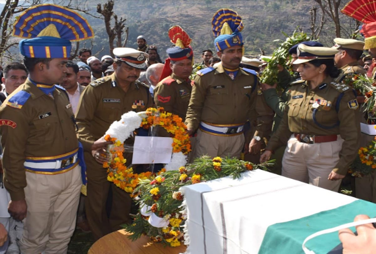 Pulwama Attack DIG CRPF Neetu Kumari says will take revange of each mrtyre jawaan from militants