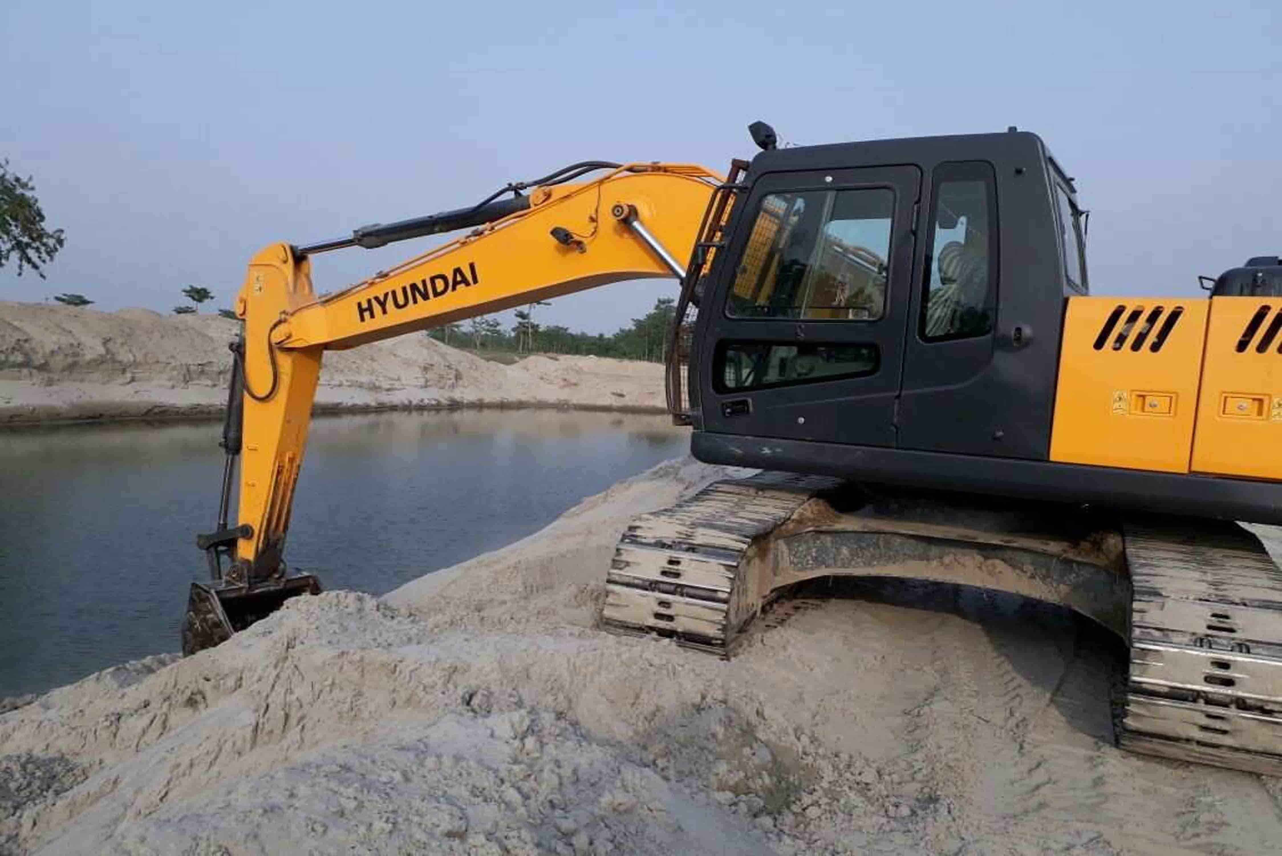illegal sand mining in up