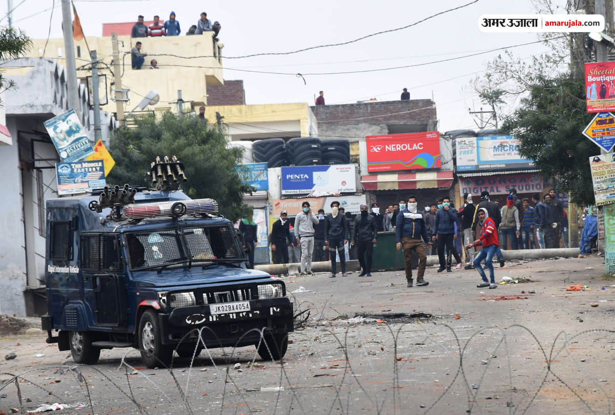 Pulwama Attack: Third day curfew continues in jammu city, internet services banned