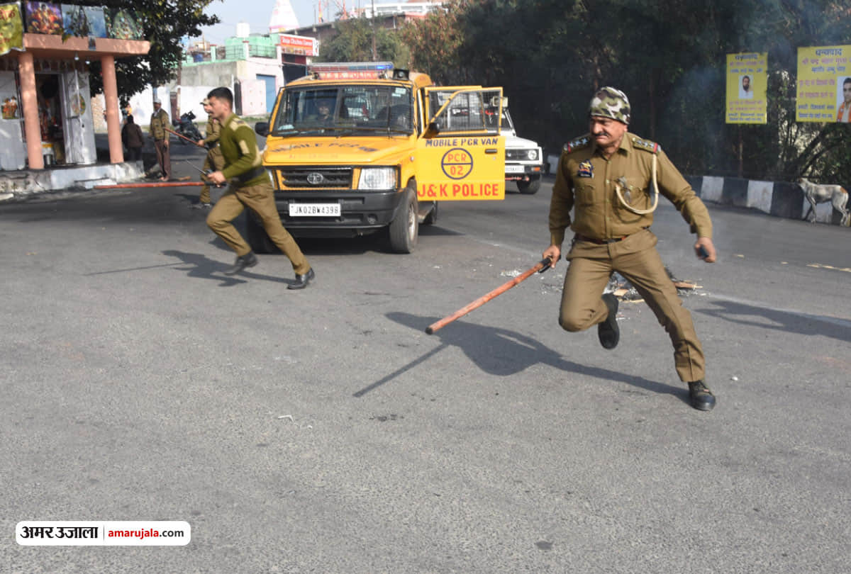 Pulwama Attack: Third day curfew continues in jammu city, internet services banned