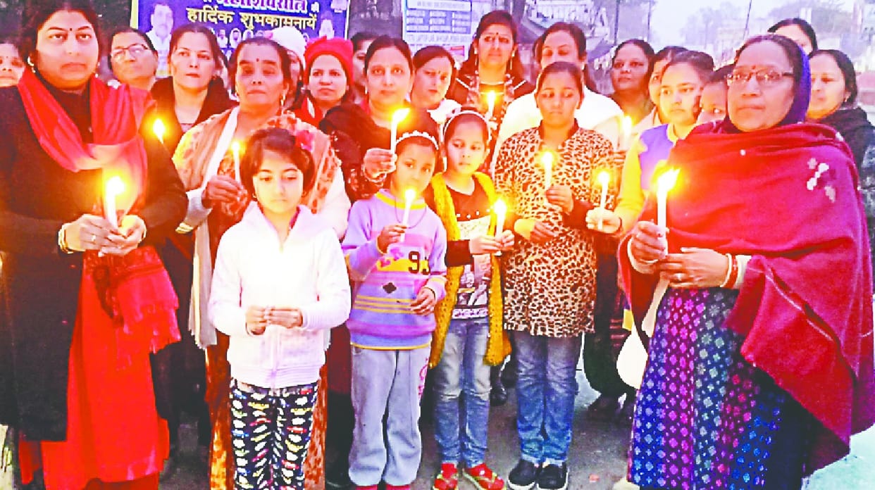 Pooja hoopla, li oath to end terrorism