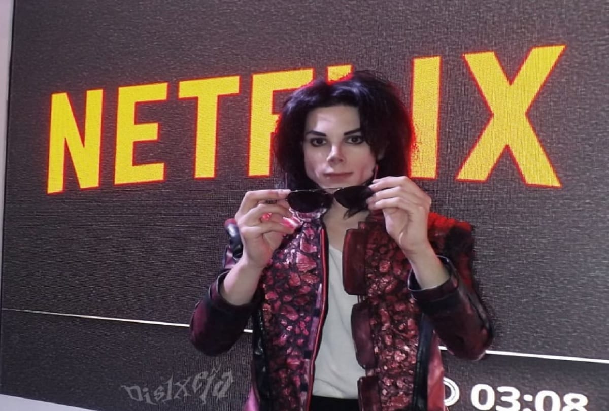 youth spent 21 lakhs rupees to look like Michael Jackson