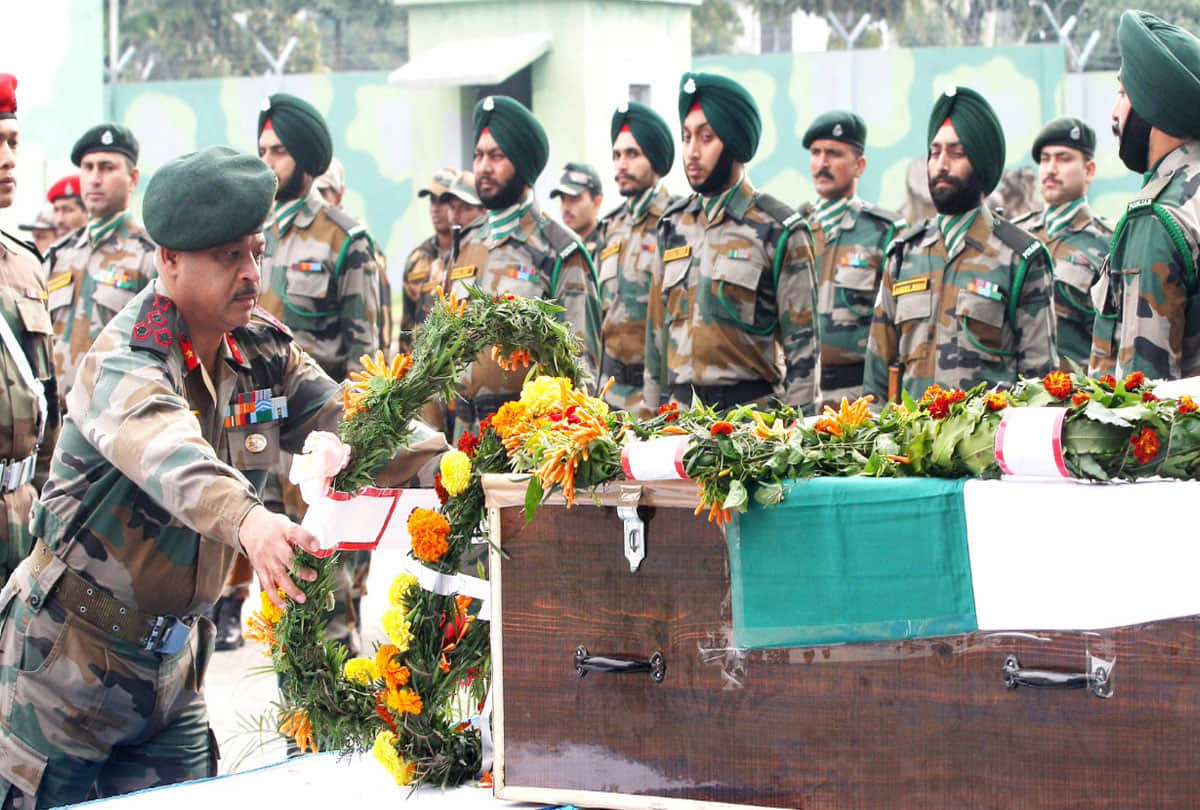 jammu kashmir rajouri ied blast martyred major chitresh singh bisht body reached his home town