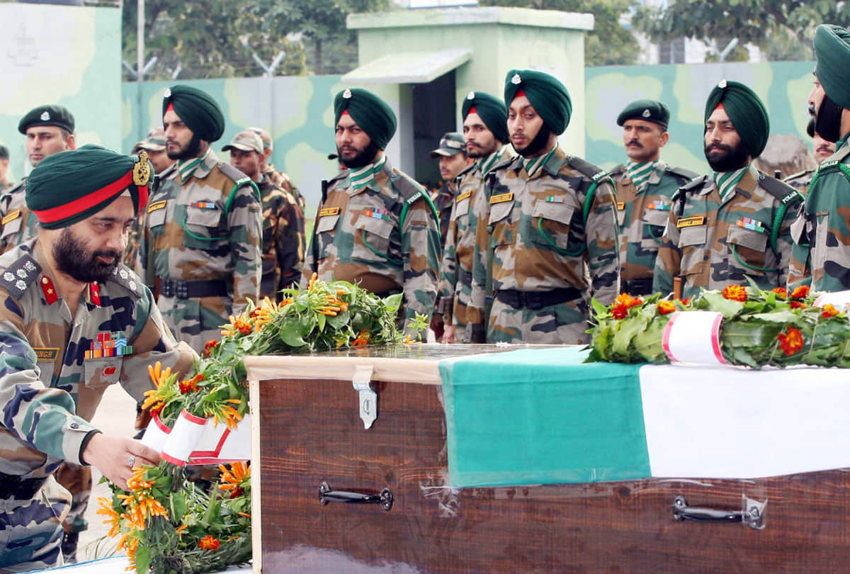 jammu kashmir rajouri ied blast martyred major chitresh singh bisht body reached his home town