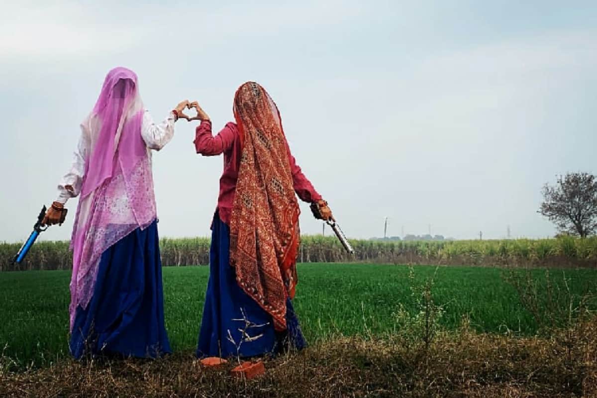 Bollywood actress bhumi Pednekar and Taapsee Pannu drive tractor in meerut