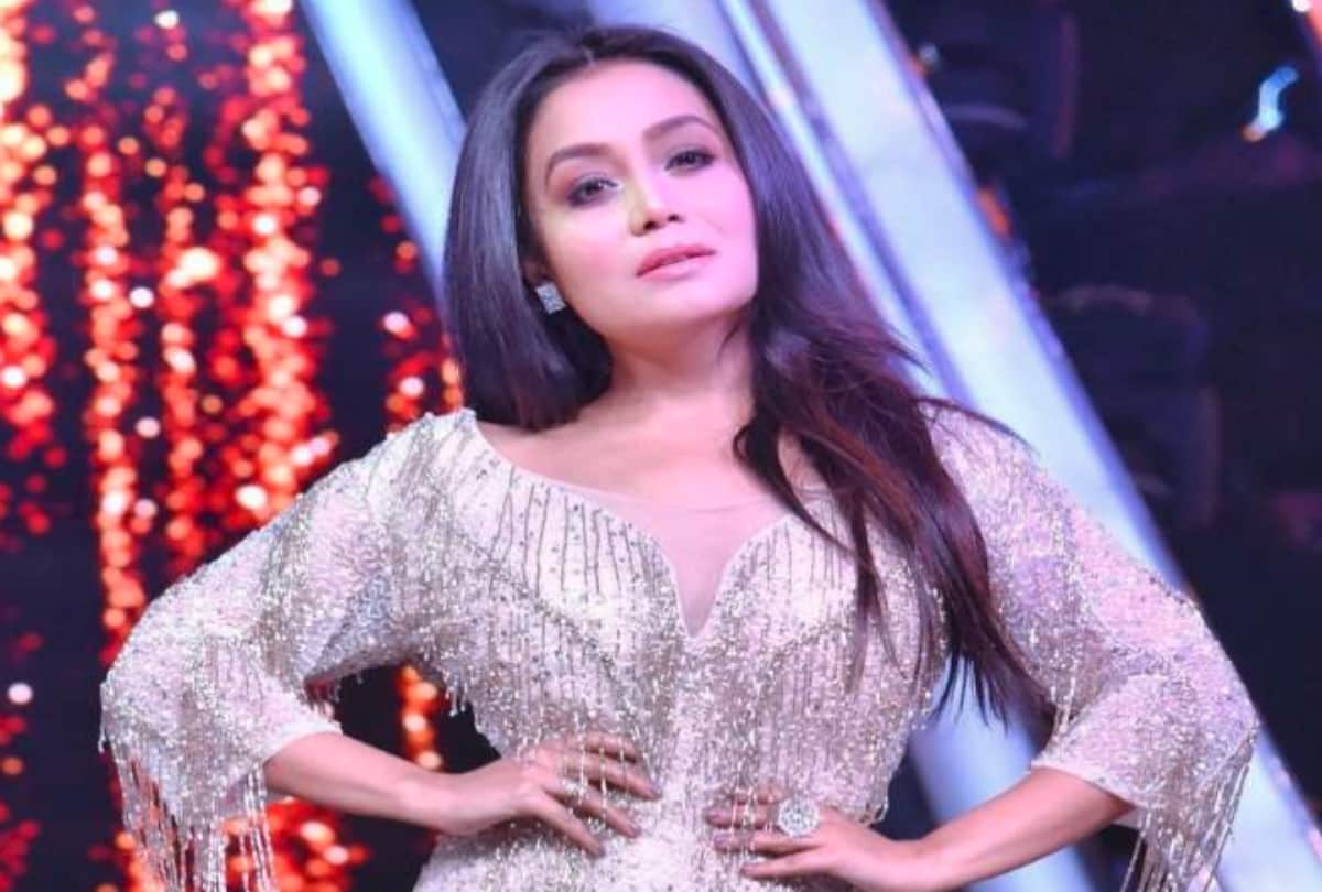 Neha kakkar 5 Viral Videos on instagram Facebook Tik Tok before Indian Idol 11 Kiss controversy