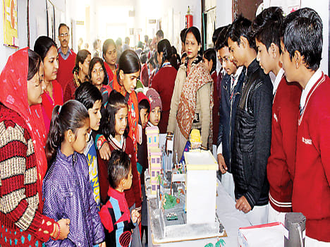 Children's models were appreciated in the exhibition