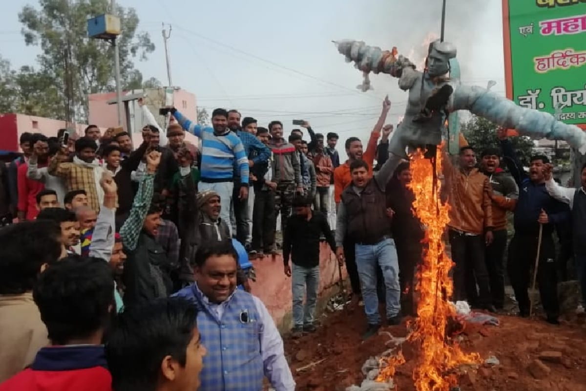 #pulwama attack, Muslim boys wrote a letter by blood to PM  Modi in shamli up