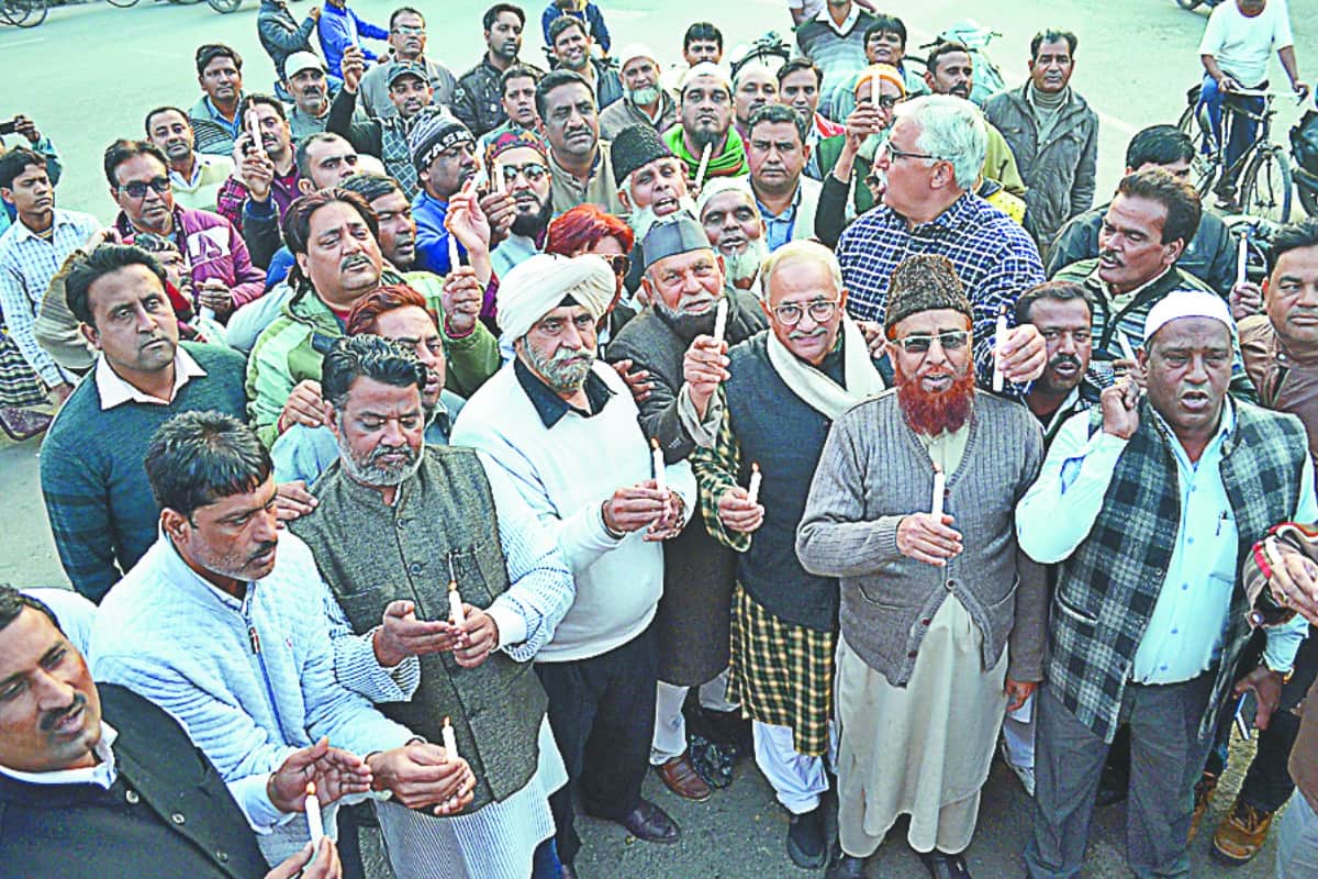 #pulwama attack, Muslim boys wrote a letter by blood to PM  Modi in shamli up