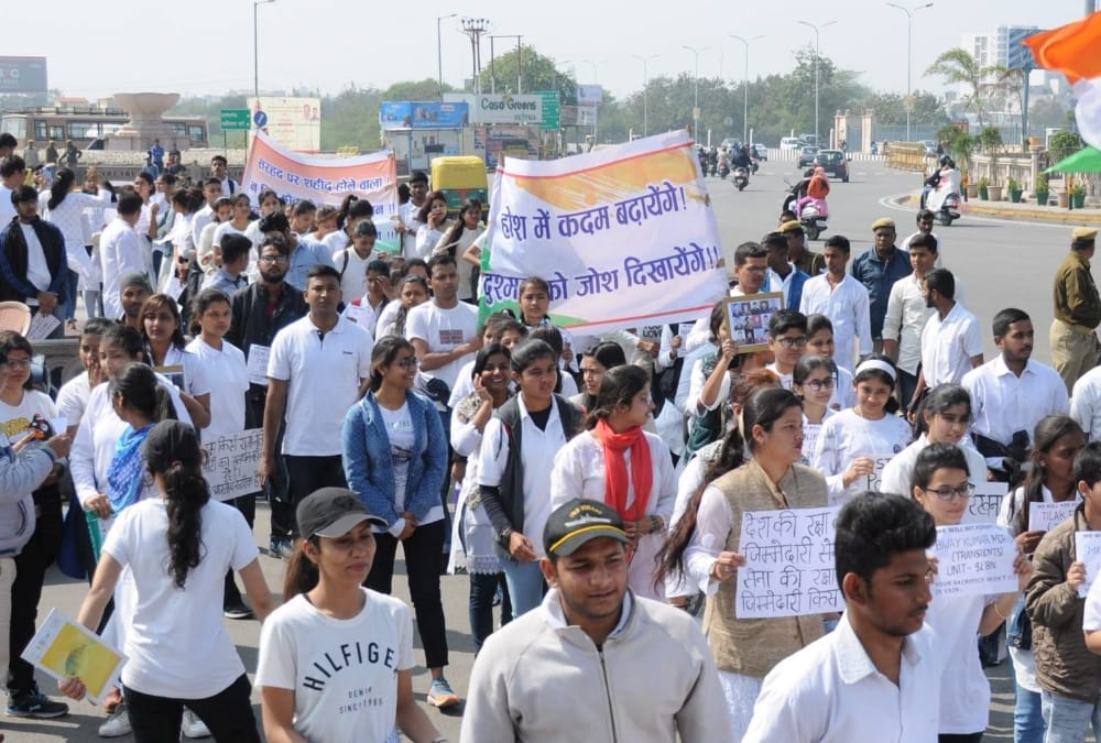 people protest over pulwama attack in lucknow.